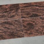 Płytki granitowe Red Multicolor 60×30 cm – czerwony naturalny granit z dynamicznym użyleniem